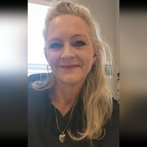 Meet your Posher, Posh